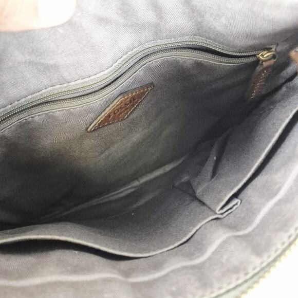 Fossil Pebbled Leather Crossbody Bag Gray Zip Pocket Key Charm Adjustable Strap - Picture 6 of 11